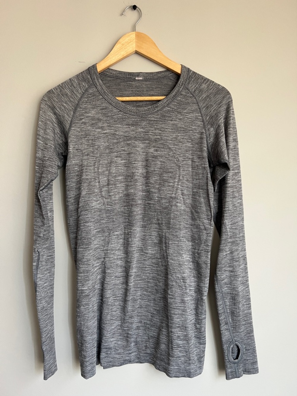 Lululemon Grey Swiftly Tech Long Sleeve Size 8